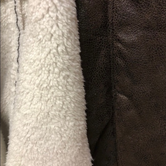 Two Toned Fur/Leather Brown Vest - Picture 4 of 5